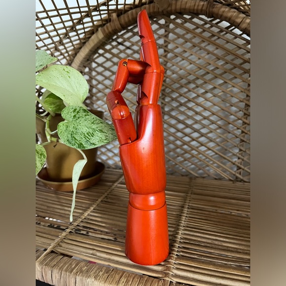 Vintage Woden Red Articulated Moveable Right Hand - Picture 2 of 11